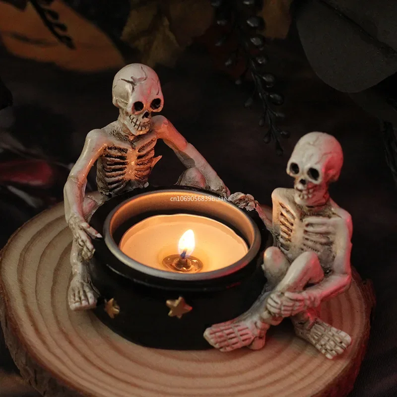 1pcs Halloween Skull Candle Holder Gothic Witch Skeleton Resin Candlestick Holder for Home Decor Bar Halloween Party Supplies