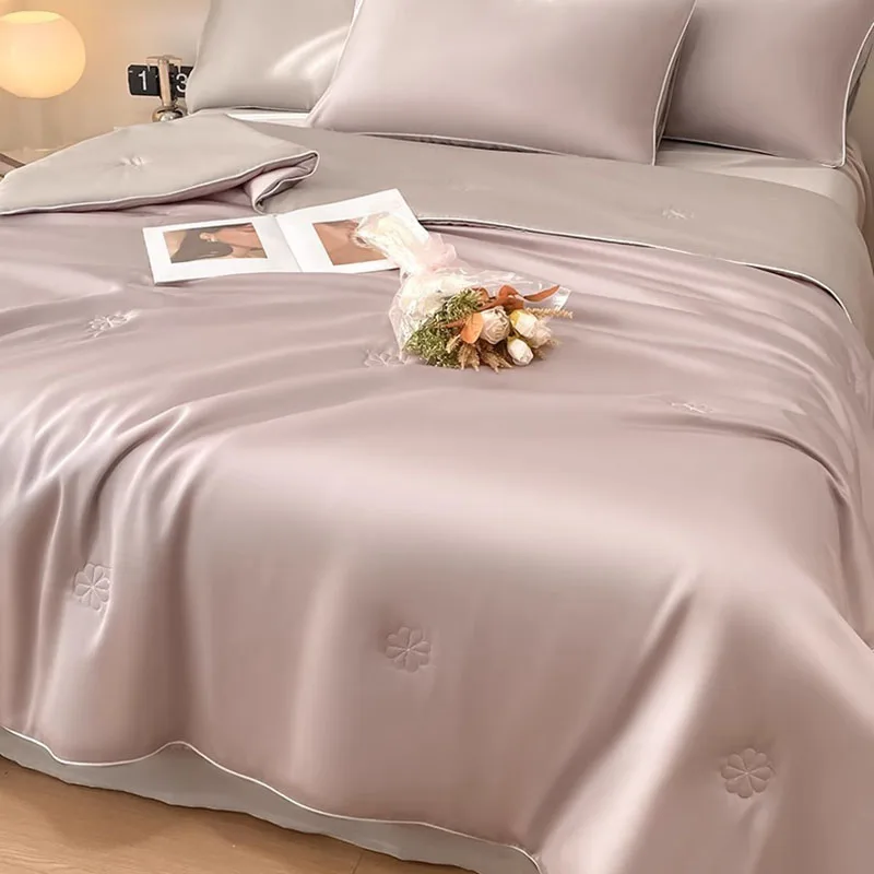 Luxury Solid Ice Silky Quilt for Summer Super Soft Smooth Cool Blanket for Naked Sleep Multifunctional Comfort Comforter Bedding