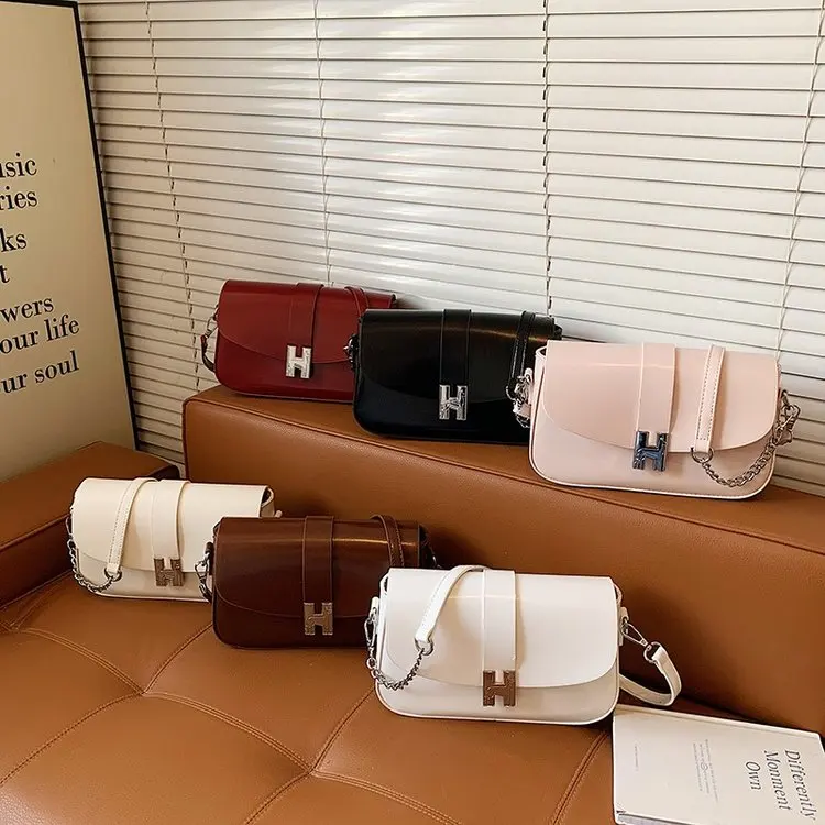 Luxury Multi-Purpose Designer Diaper Bag Women Fashionable Large Capacity Tote Elegant Crossbody Handbag for Every Occasion