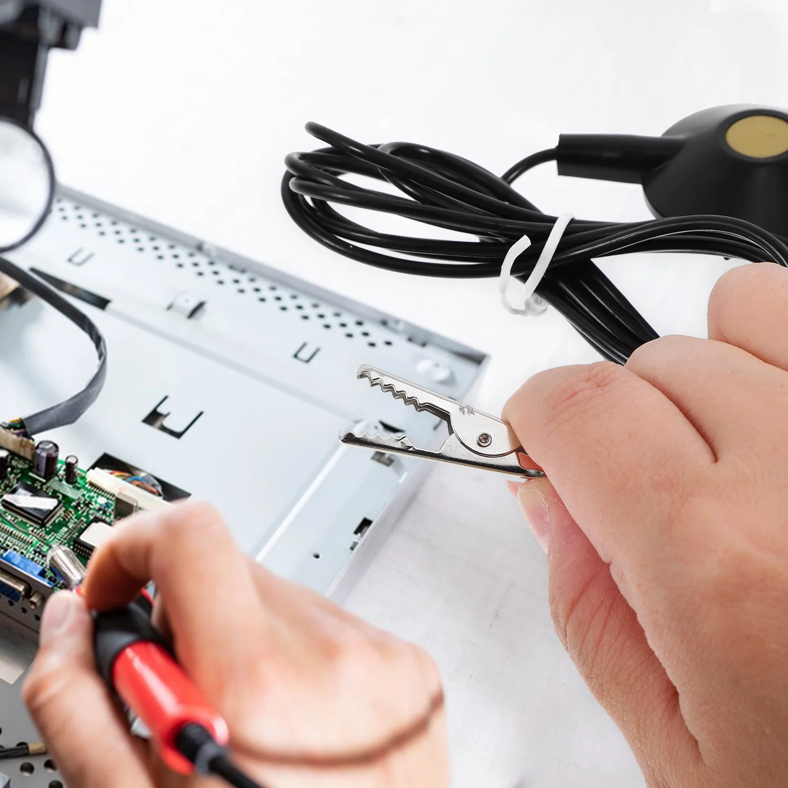 

Anti-Static Ground Cable PU PVC Material Black Elastic Anti Static Electricity Wire Crocodile Clip Esd Grounding Cord Sucker