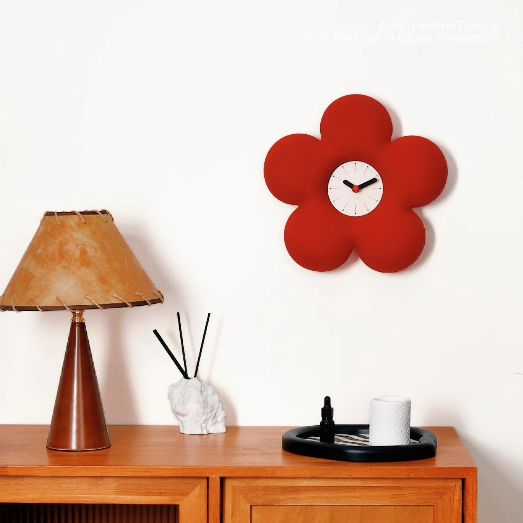 Retro Flower Clock - Fashionable Soft Furnishing Wall Clock for Living Room White Wall Decor