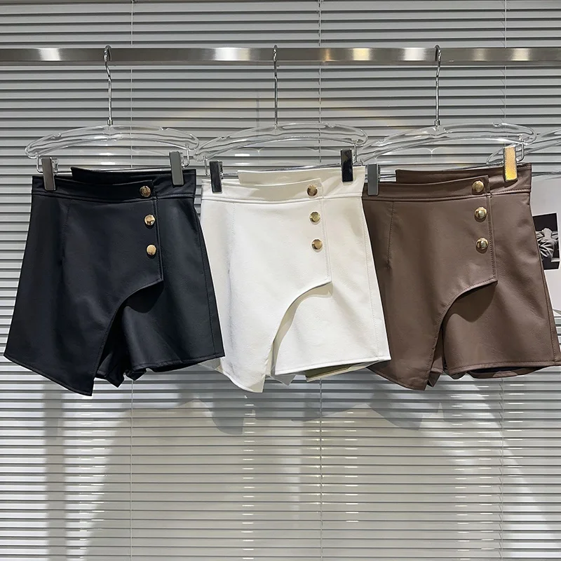 

2025 Autumn New Small Fragrant Style Metal Buckle High Waist Washed Water Leather Curved Slanted Skirt Leather Shorts