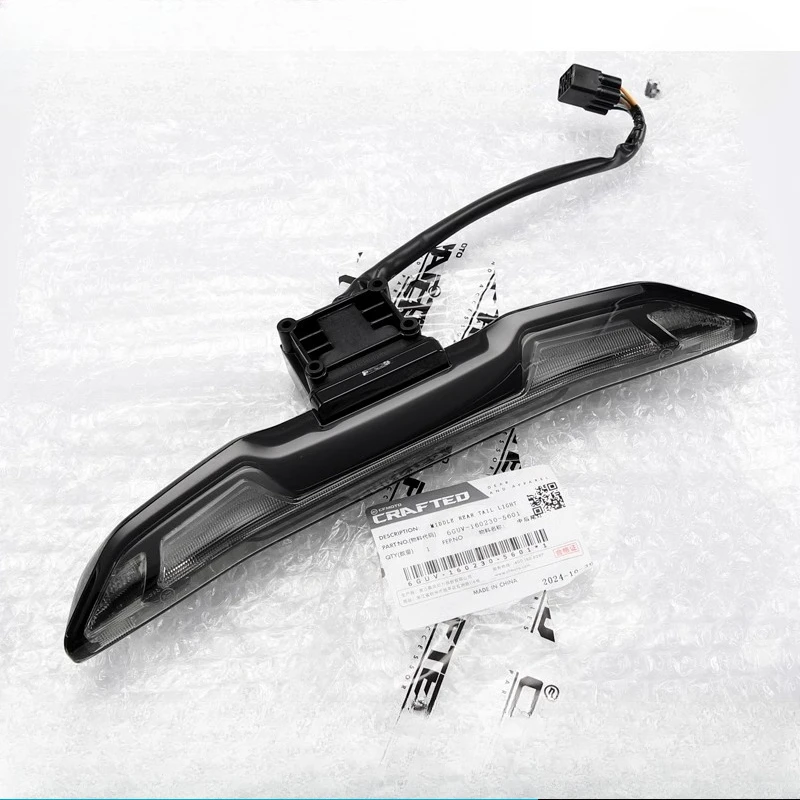 

Chunfengs 675SR NK CF650-10-11 Rear Tail Light Motorcycle Rear Brake Light Turn Signal Accessories
