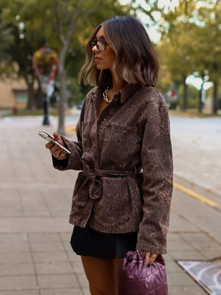 Chaqueta vaquera con estampado de leopardo para mujer, abrigo elegante con cinturón de botonadura única, solapa, manga larga, bolsillos, prendas de