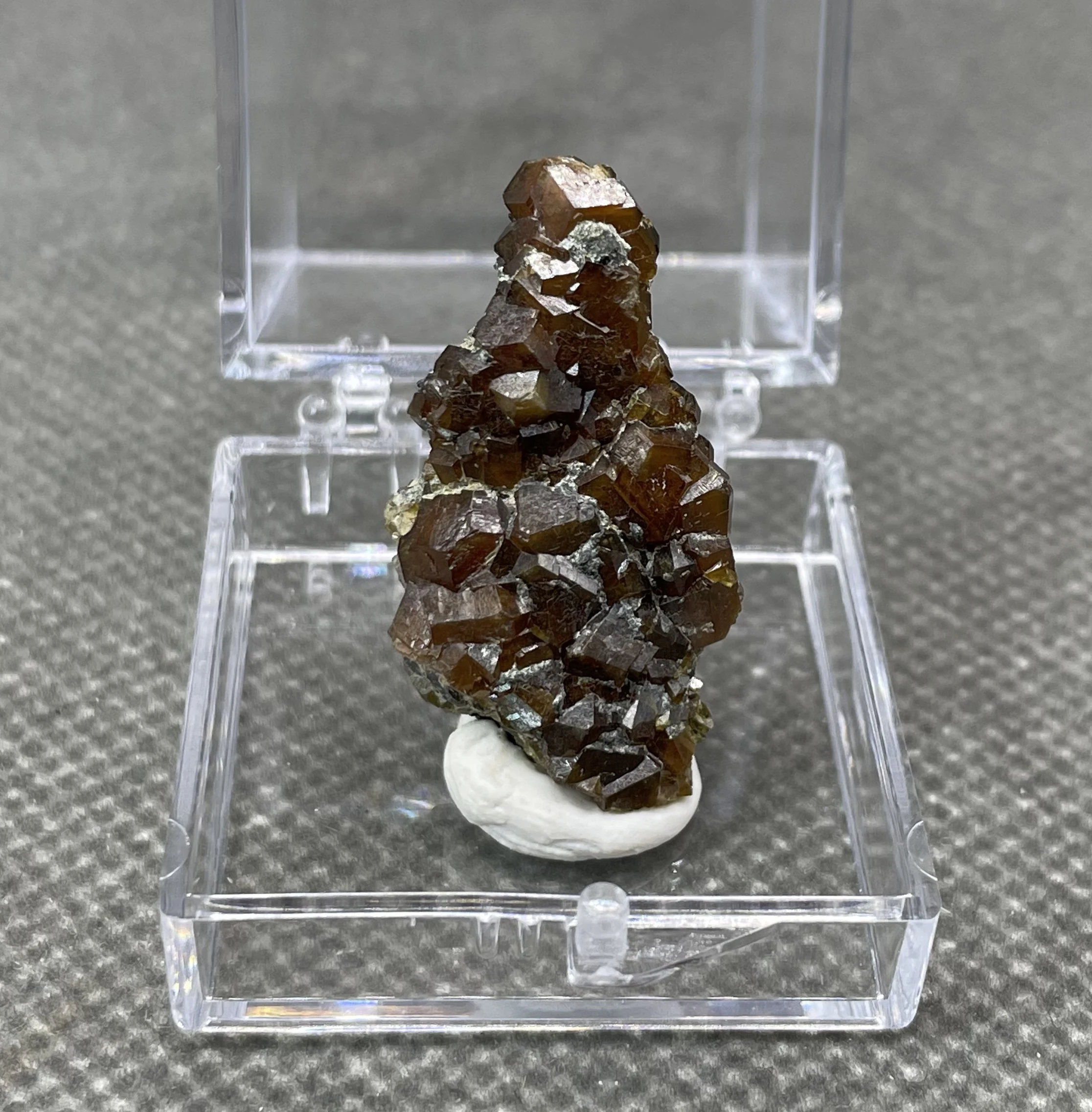 ¡Nuevo! 100% andradita natural (melanita) Minerales espécimen piedras y cristales curativos cuarzo + caja tamaño 3,4 cm