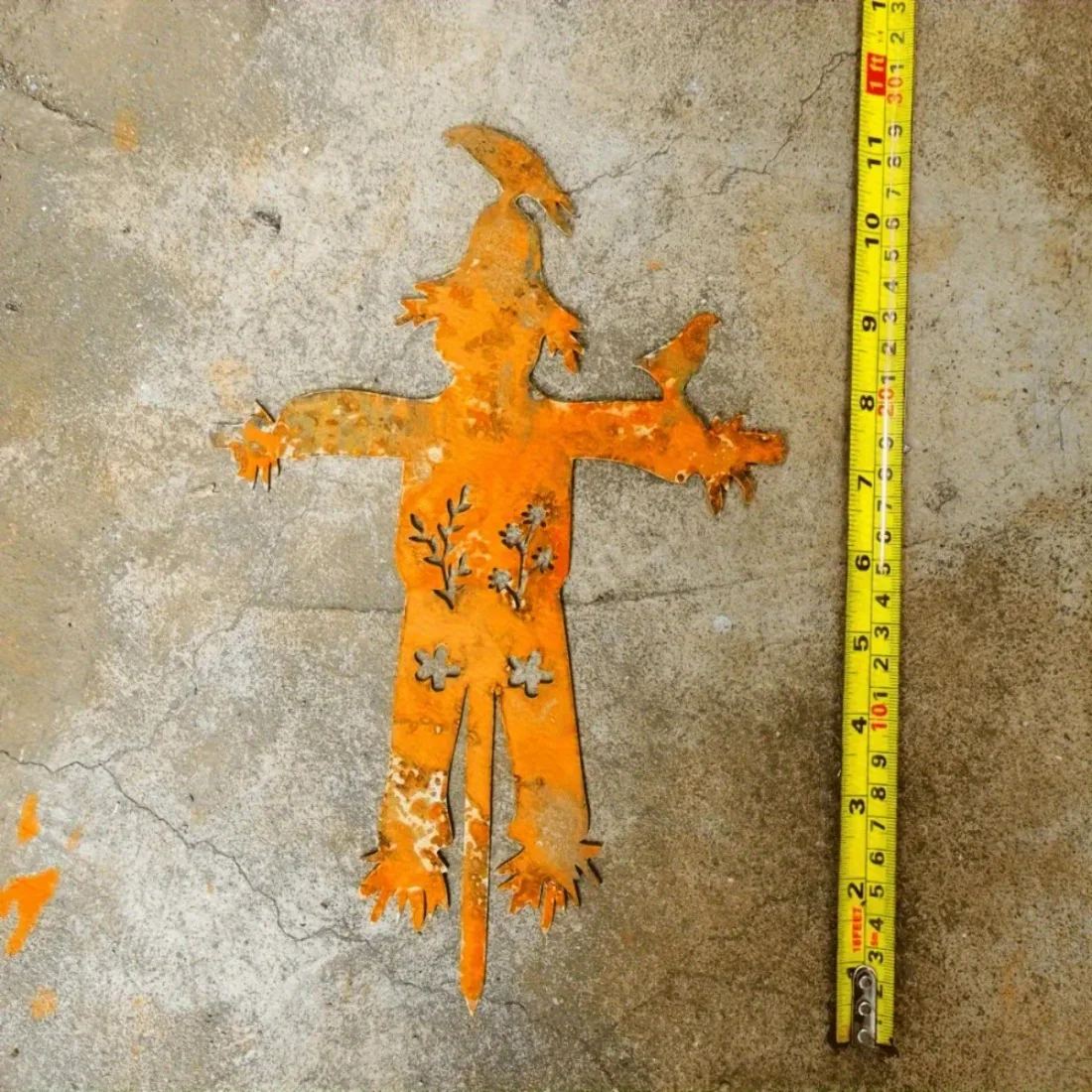 Rustic Scarecrow Garden Statue, Weather-Resistant Outdoor Halloween Decor
