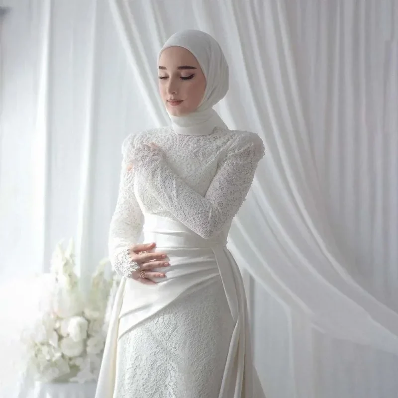 Customized Luxurious Satin Wedding Dresses High Collar Long Sleeves Button Bridal Gowns Appliques Lace Muslim Bride Dress
