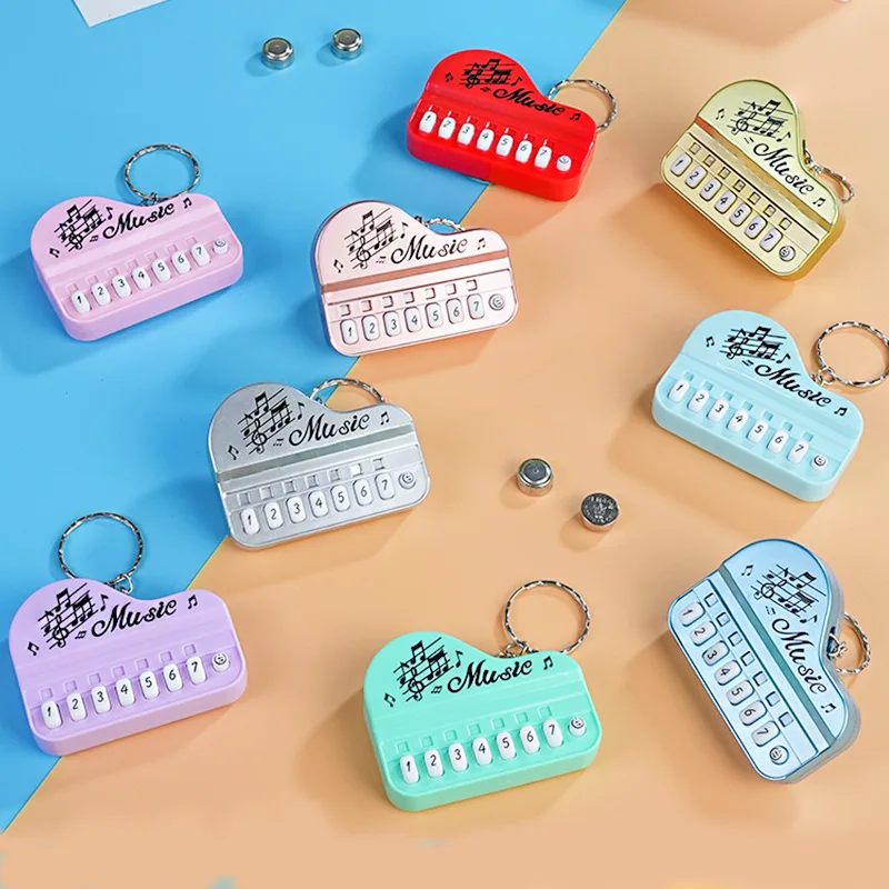Mini Electronic Piano Keychain Pendant Luminou Music Toy Small Gift Piano Player Music Master Kids Electronic Piano Game Machine
