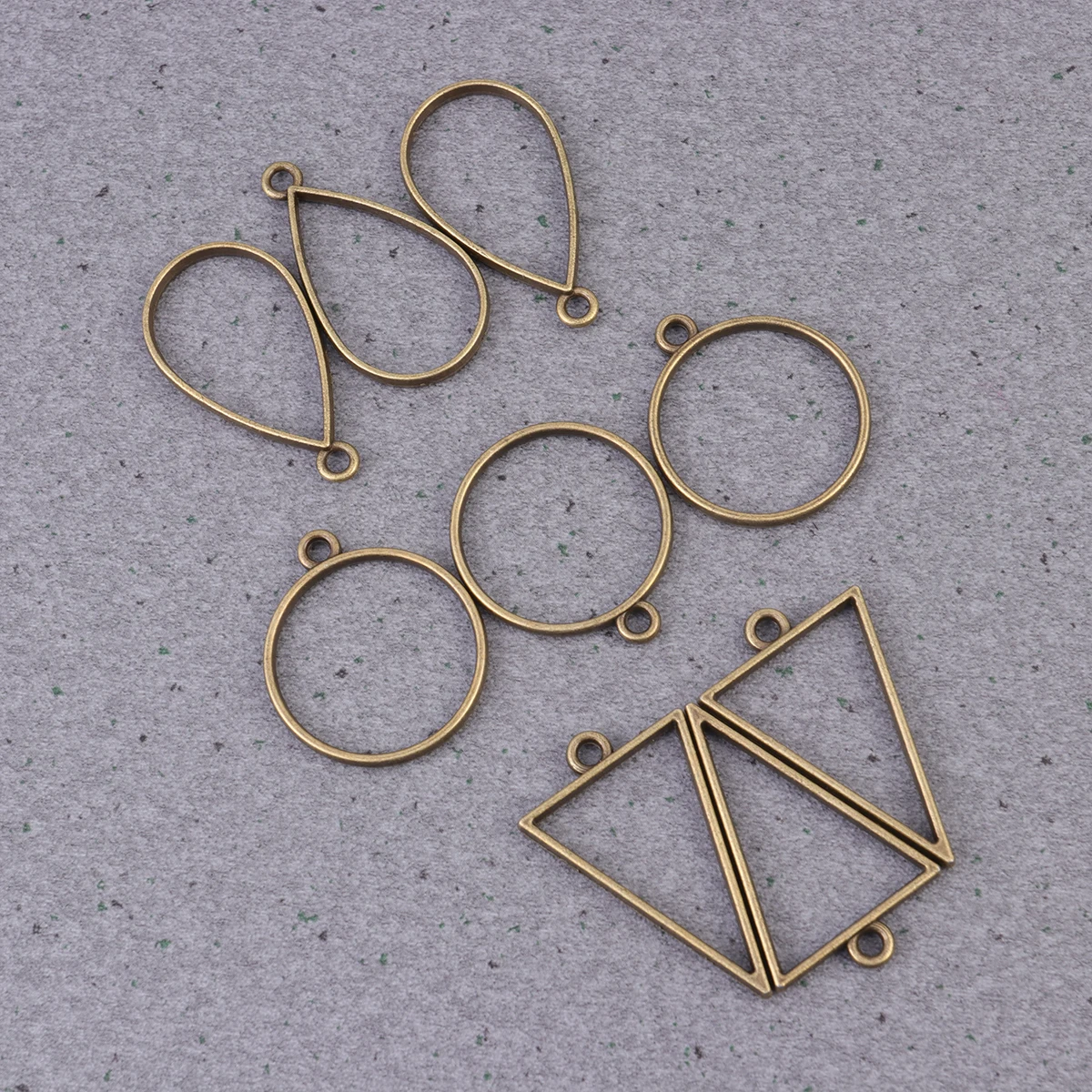 

30pcs Alloy Pendant Accessories Jewelry DIY Decor Craft Set Epoxy Resin Retro Charms for Necklace Bracelet Keychain Making