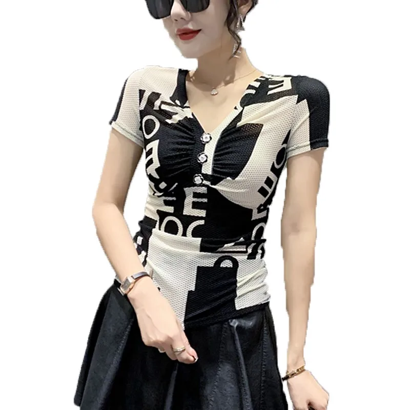 패셔너블 미 티셔츠 여성용 2024 신상 체크무늬 프린트 V넥 슬림핏 트렌디 티셔츠 한국 스타일 여름