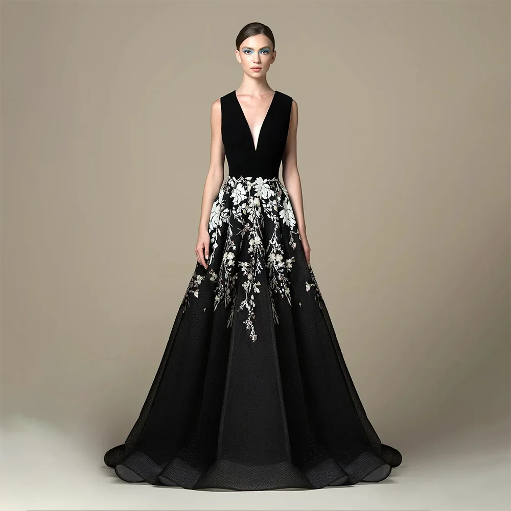 

Black A Line Flowers Appliqued Evening Dresses Deep V Neck Beaded Prom Gowns Floor Length Formal Dress