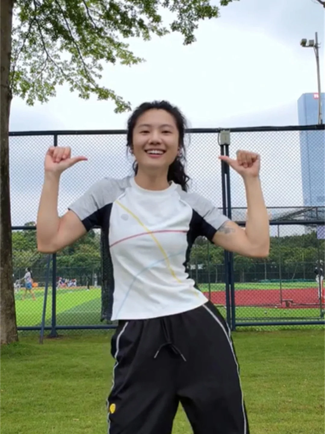 Korean College Style Color Block Shoulder Insert Short Sleeve T-Shirt Women's Slimming Unique Top Breathable Sweat Absorbent