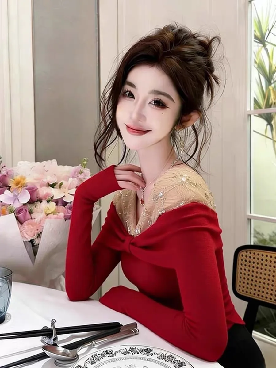 

Красная женская футболка с кружевными вставками, облегающая, на одно плечо, уникальный дизайн, весенняя, для повседневной носки, в корейском стиле