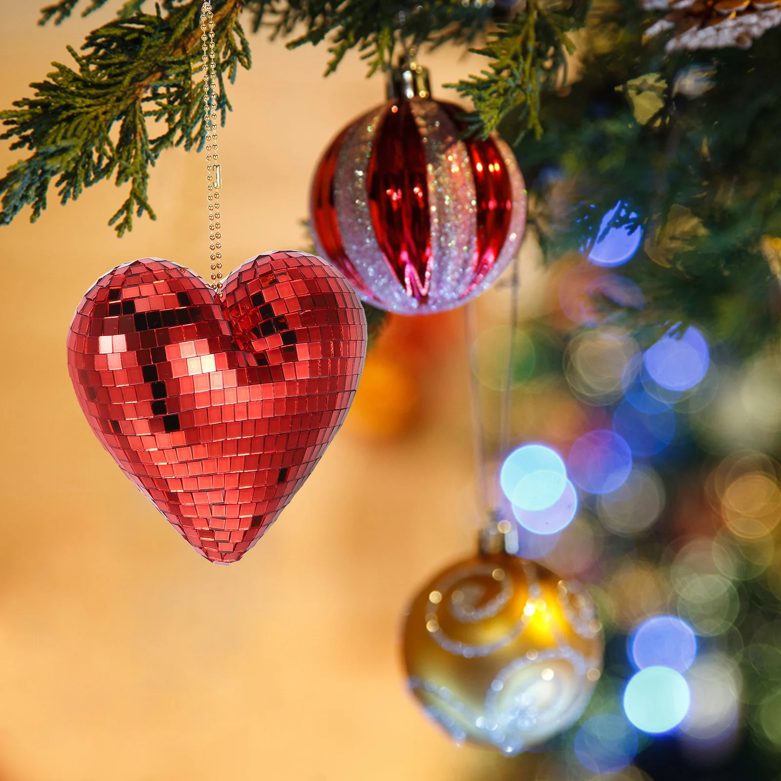 

Hanging Heart Shaped Disco Ball Glass Ornament Party Decoration Mirror Ball Reflective Pendant for Wall Window