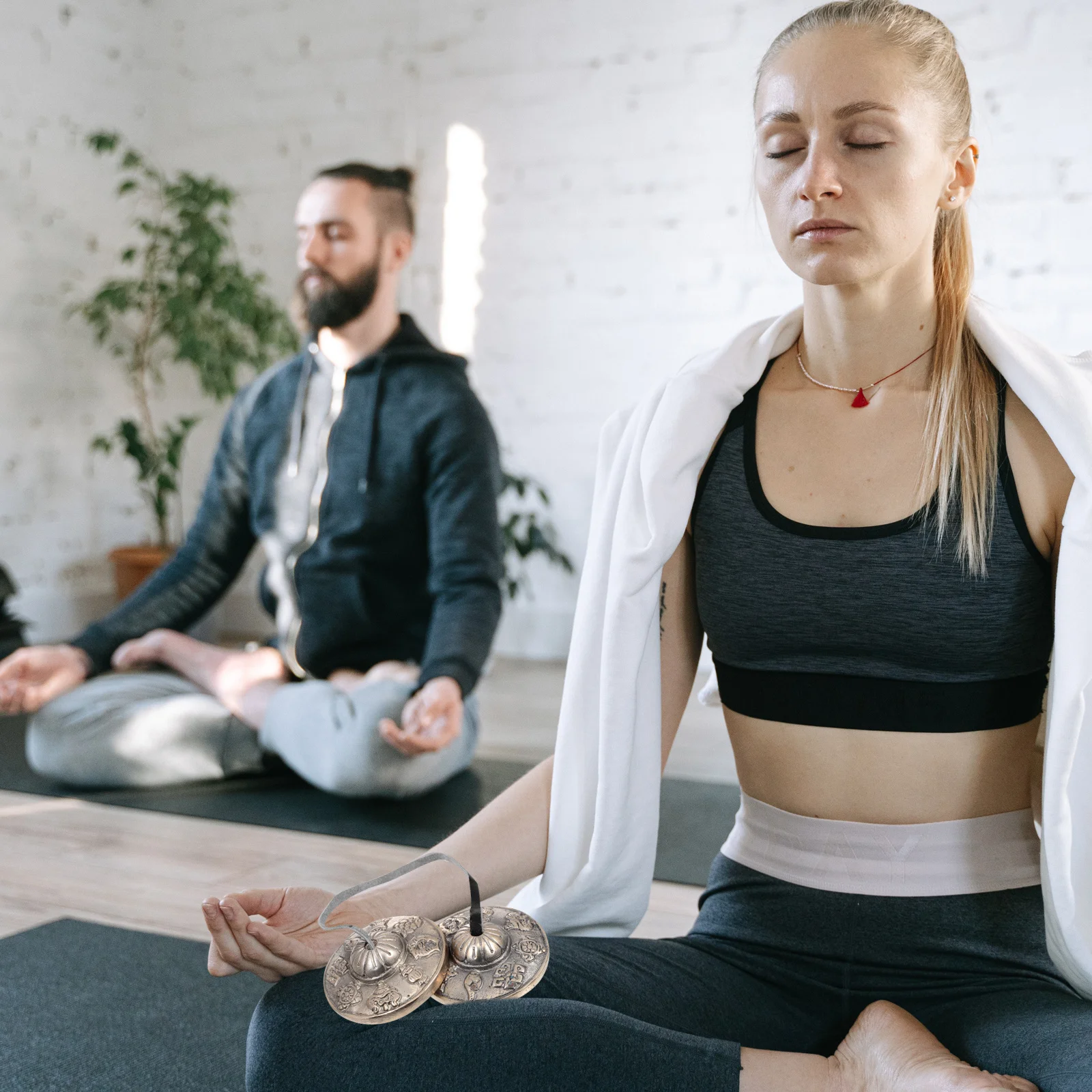 

Tibetan Brass Cymbal Bell Small Percussion Instrument Meditation Yoga Religious Ceremony Handmade Chime Meditation Cymbal Bell