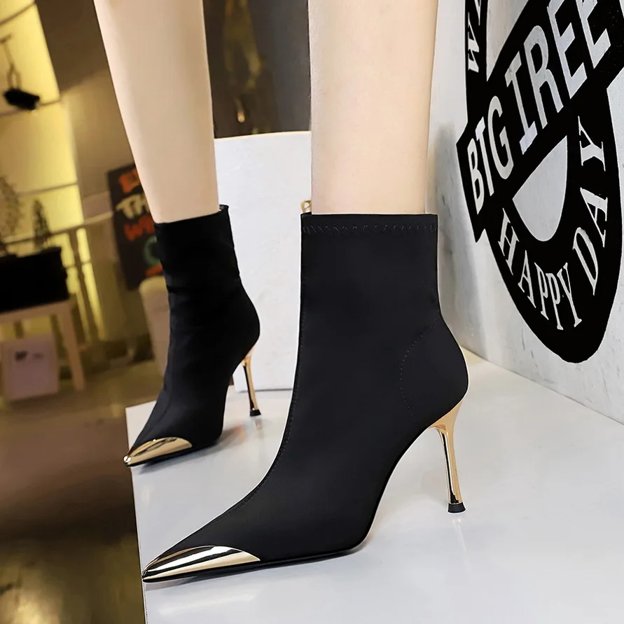 

Style Fashionable Banquet Tube Women's With Slim Heels And Super High Heels Elastic Lycra Metal Pointed Short Boots Dance Shoes