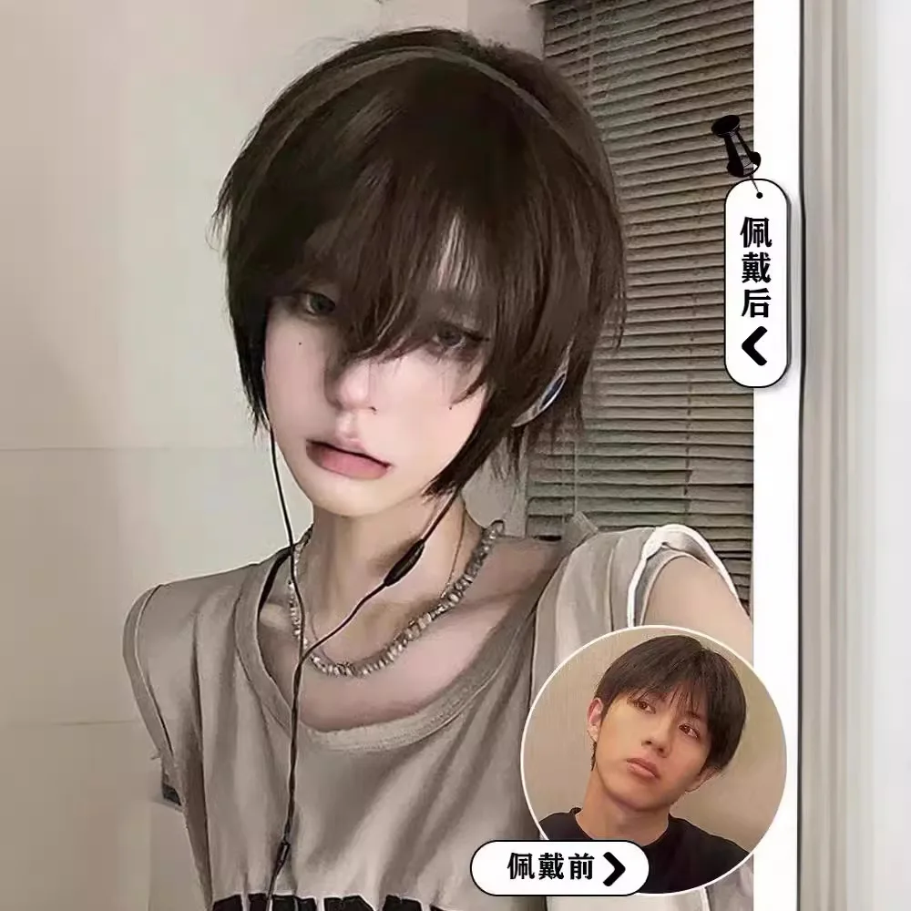 Kalte braune Kurzhaarperücke für Sommer-Cosplay, natürlicher und flauschiger, hübscher und süßer Jungenstil, voller Kopfbedeckungstyp