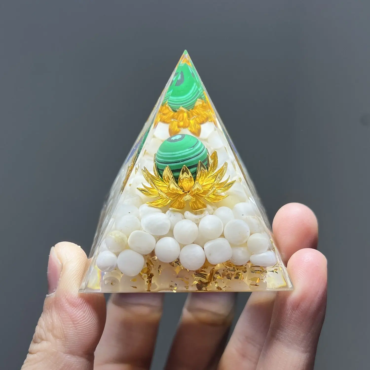 

6CM Resin Pyramid Ornaments Indoor Entrance Car Fish Tank Landscape Small Crafts for Friends