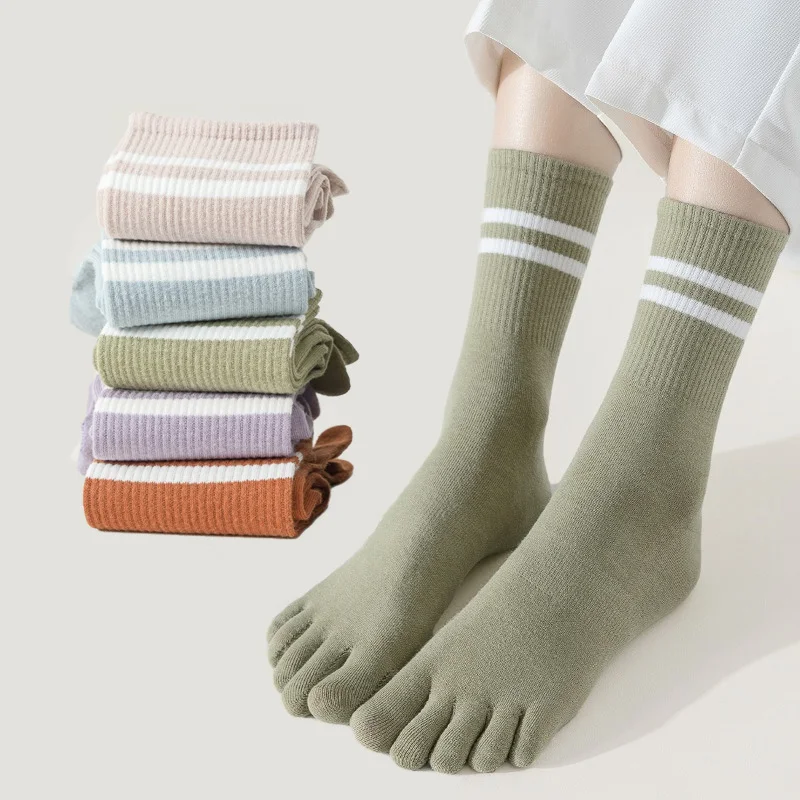 

5 Pairs Striped Women's Five-Toe Socks: Comfortable, elastic, breathable, non-slip. Ideal for Pilates, yoga & indoor workouts.