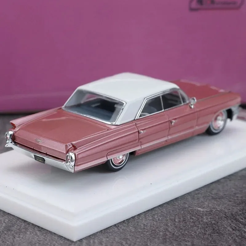 MK Diecast 1/64 Scale Alloy Car Model Cadi Deville Collection Decorated Holiday Gifts Toys