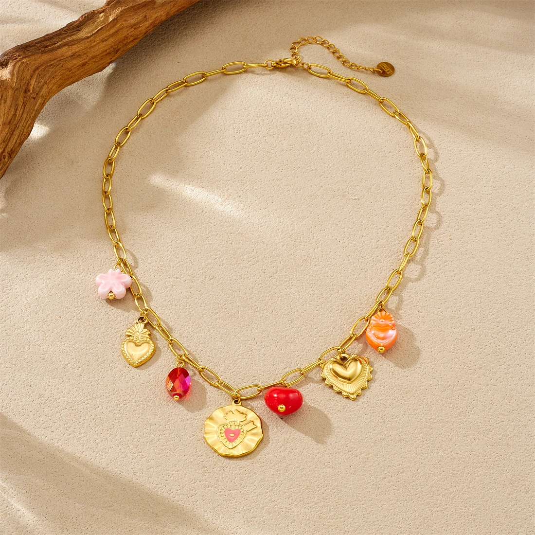 الفولاذ المقاوم للصدأ الذهبي البيضاوي غير النظامية القلب الملونة زهرة قلادة قلادة المرأة الجديدة مقاوم للماء سلسلة عنق مجوهرات