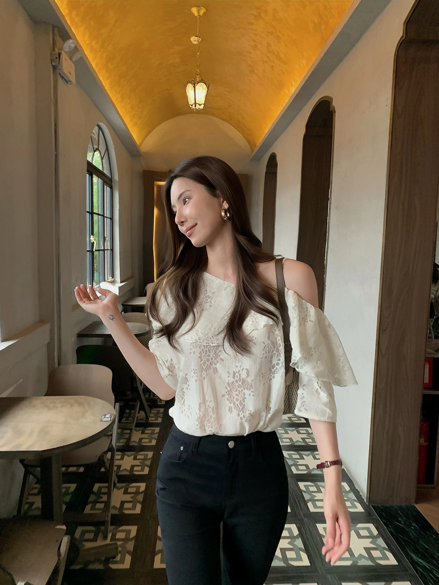 

Женская блузка Sasa Sweet Style с кружевными открытыми плечами, рукавом до локтя, воротником-шарфом, из дышащей хлопковой смеси, удобная, в корейском стиле