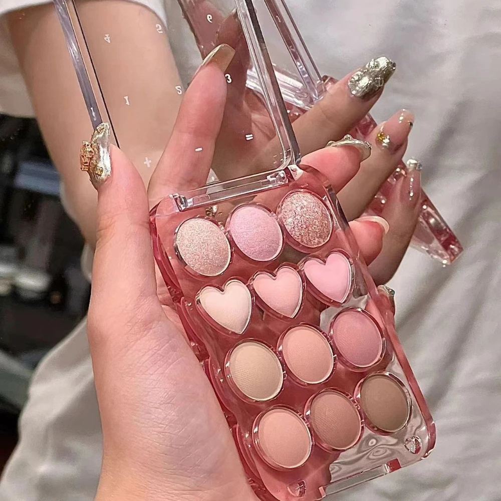 

Палетка теней для век 12 цветов: матовые, перламутровые, глиттерные, несмазывающиеся, земляные оттенки. Косметика для женщин.