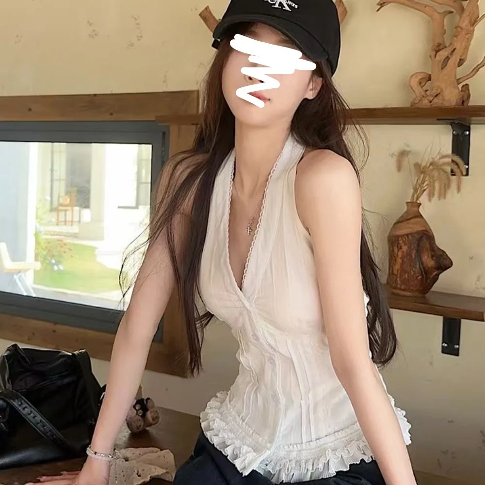 

2026 New Summer Women's French Vintage White Lace Camisole Unique Ruffle Trim Slim Elegant Sleeveless Top For Daily Wear