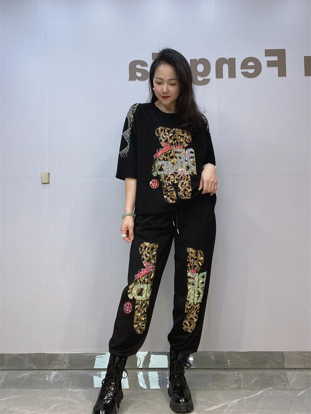 Two Pieces Knitting Set Women Strechy Pattern Sequins Suit  Sweatshirts And Knitting Pants Cotton Hot Diamond Short Sleeve Set