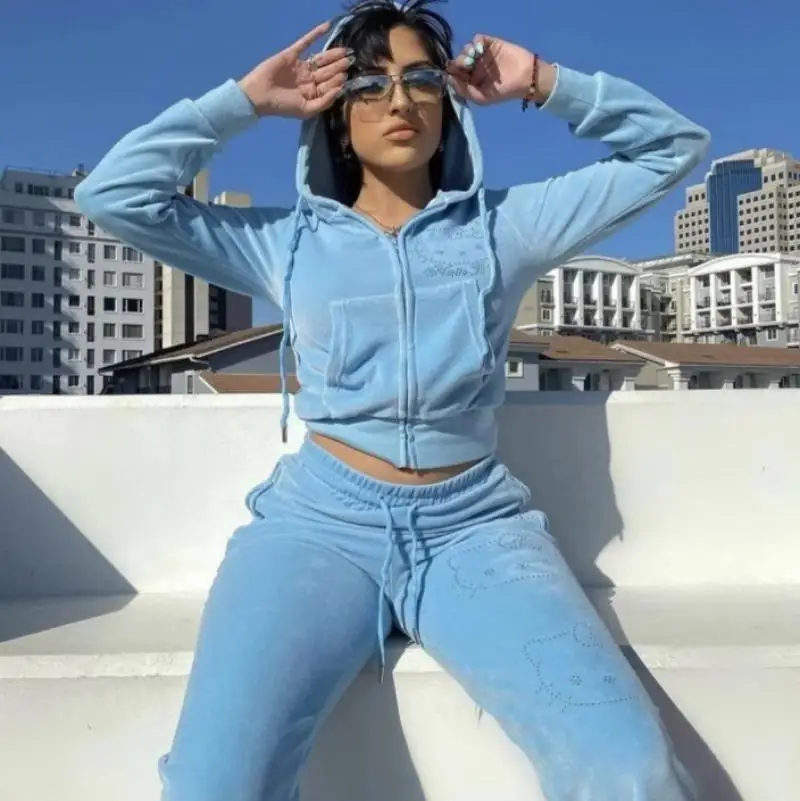 

Женский бархатный комплект с капюшоном в стиле аниме «Hello Kittys», топы на молнии, спортивные штаны Sanrios Kawaii, осенний спортивный костюм со стразами для девочек, тренд