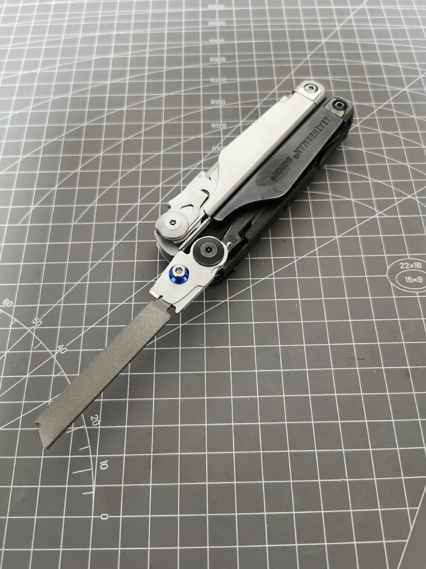 

Держатель пильного полотна B-Style T-Shank для Leatherman Surge, сменный аксессуар (многофункциональный инструмент в комплект не входит)