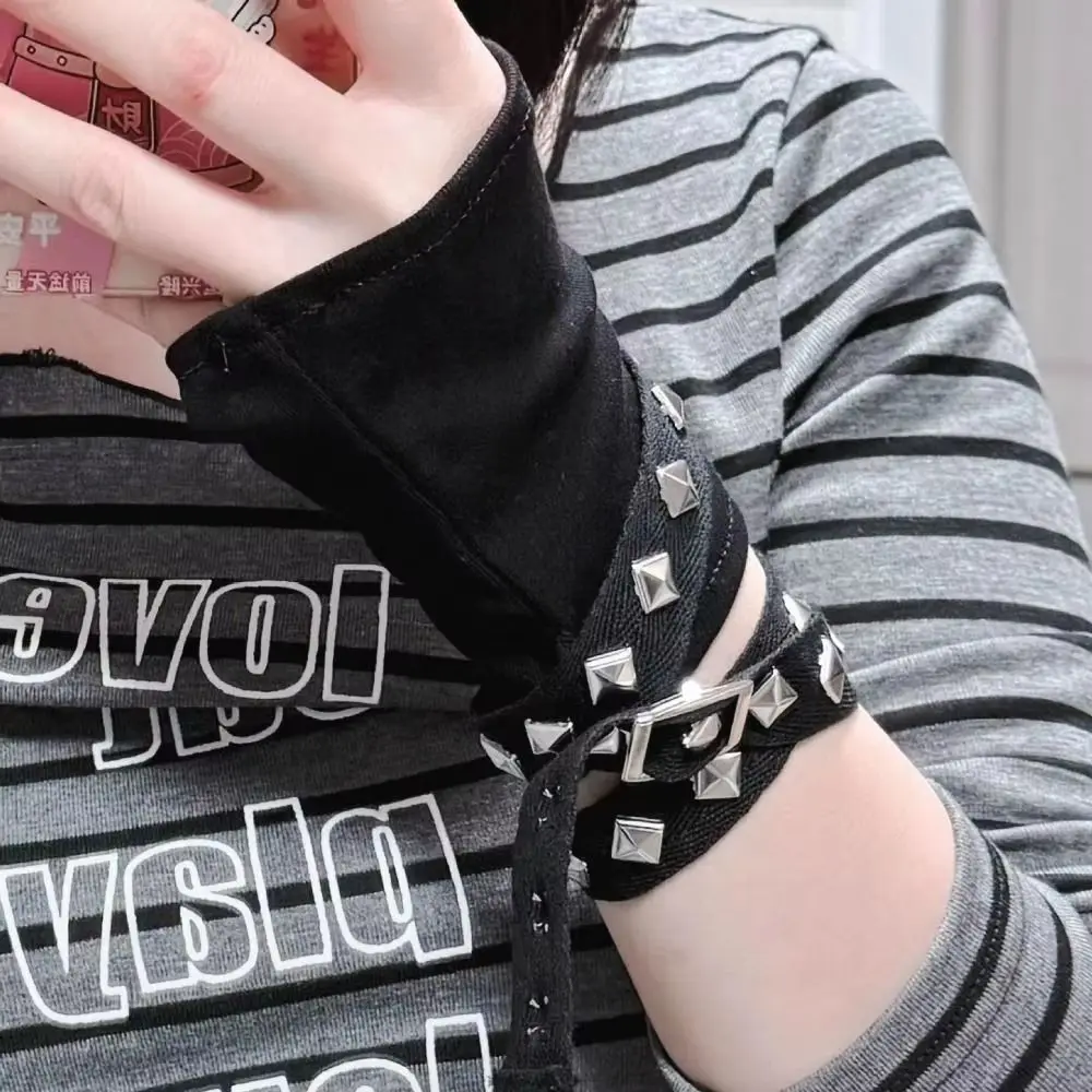 Personalized Harajuku Metal Rivet Gloves Y2K Hip Hop Half-finger Gloves Elastic Hip hop Punk Wristband Couple