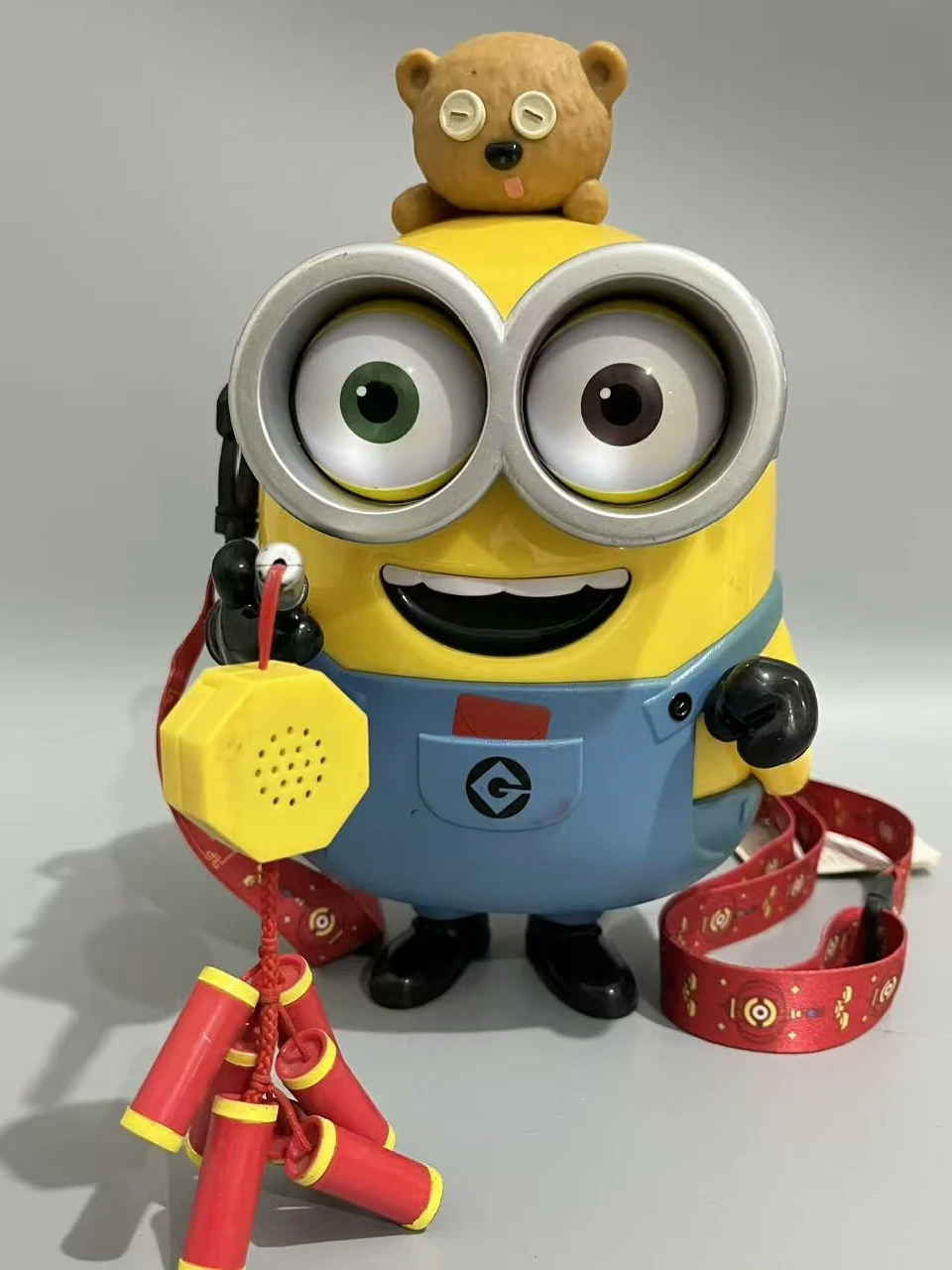 

Universal Studios Minion Bob Popcorn Bucket - Large Capacity Storage Container & Souvenir Gift