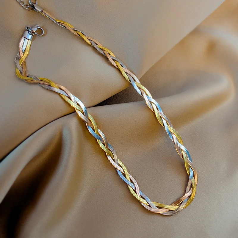 Collana con bracciale in acciaio al titanio intrecciato a mano unico tricolore e Set di catene per colletto con un Design piccolo