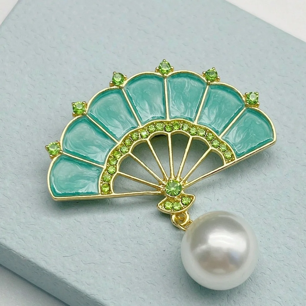 2026 European retro style clothing buckle, exquisite brooch, metal badge for shoe uppers, versatile and unique, anti-exposure accessory, decorative buckle, shoe embellishment, best match, personalized outfit, collar accessory, French-style brooch, anti-exposure brooch, suit lapel pin, decorative brooch, silk clip, hidden clasp