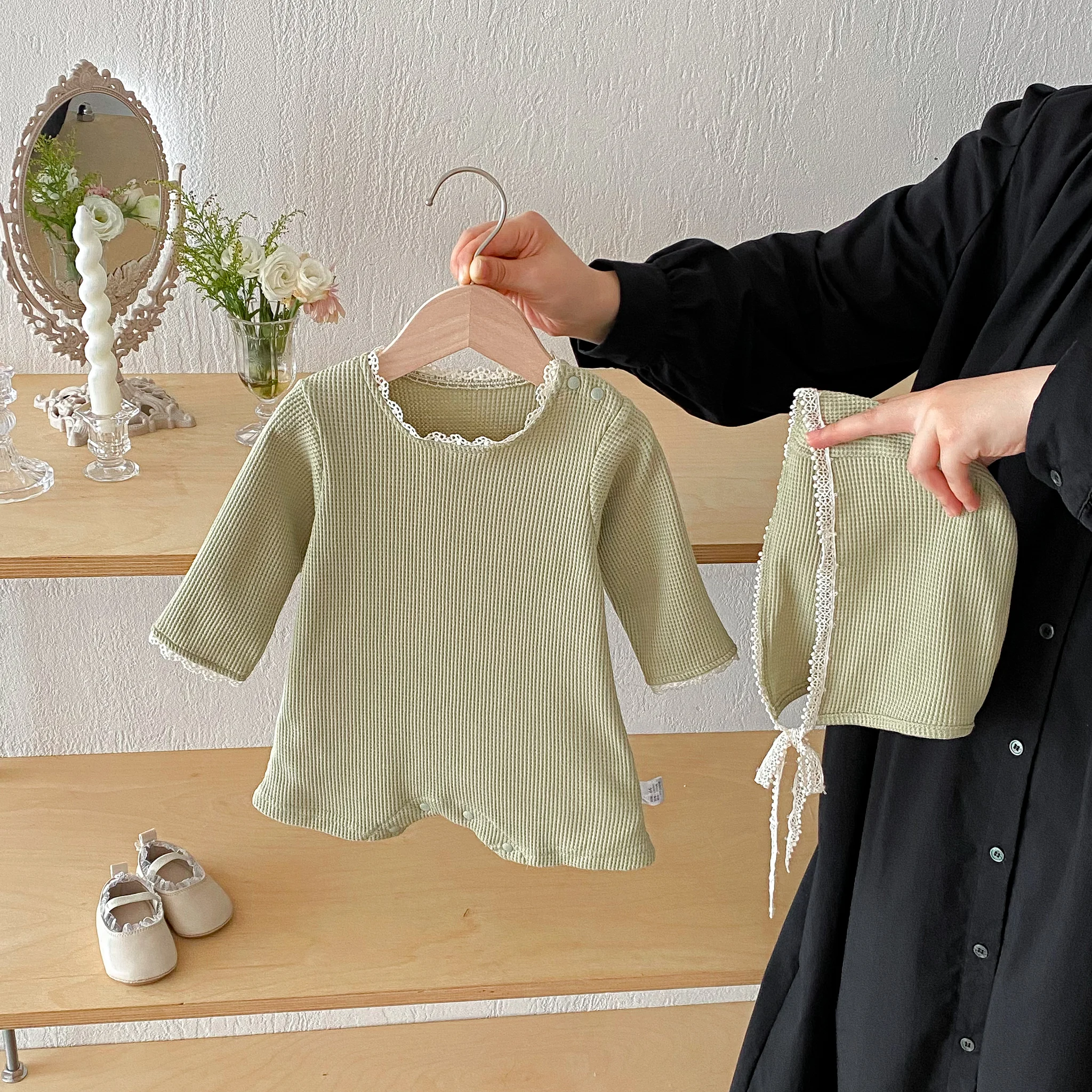2026 New Fashion Of Autumn Baby Girl Basic Simple And Comfortable Waffle Lace Collar Long Sleeve jumpsuit, Baby Girl Solid Color
