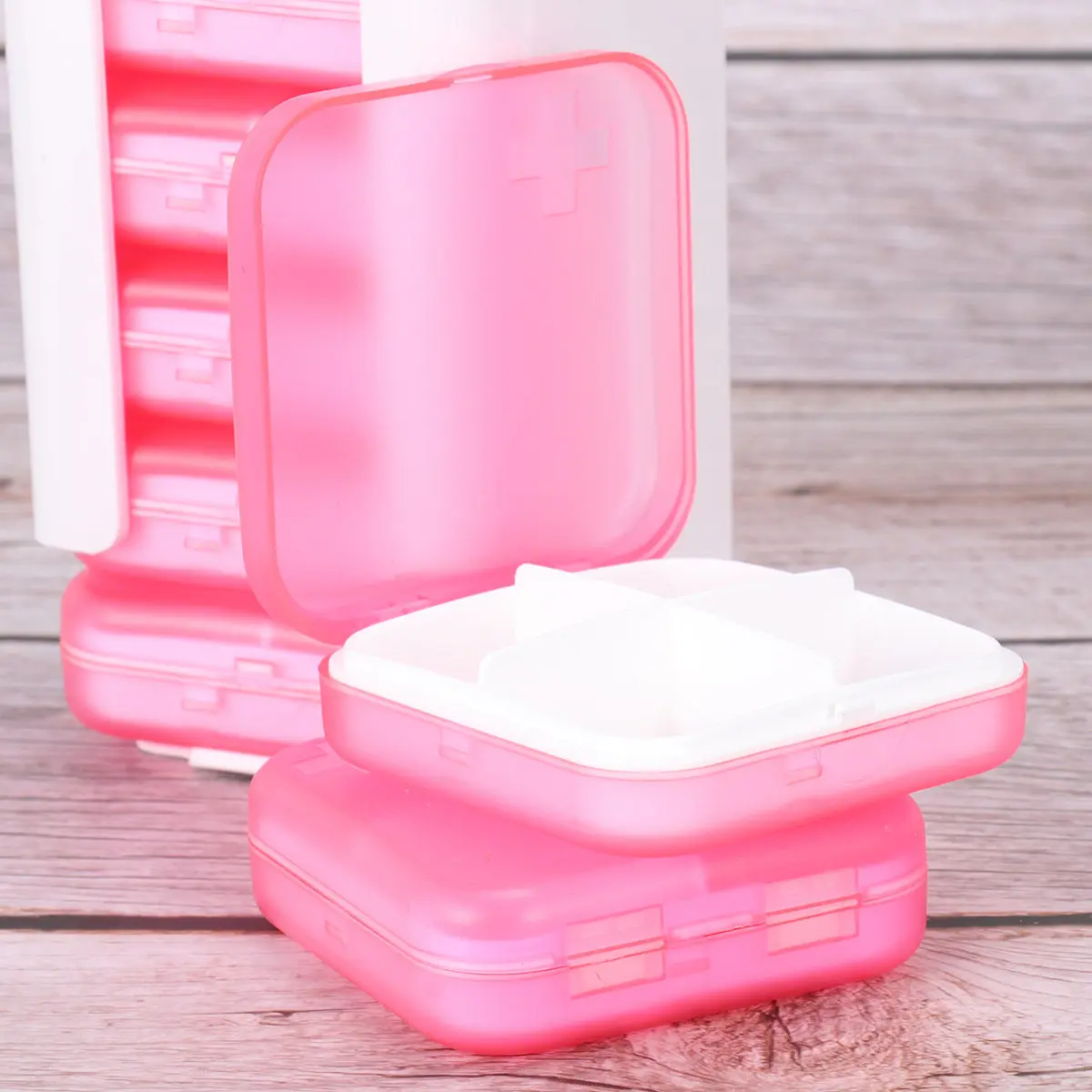 1Set Portable Medicine Organizer Box 7 Layers 28 Compartments Pill Storage Case Travel Storage Box Pink