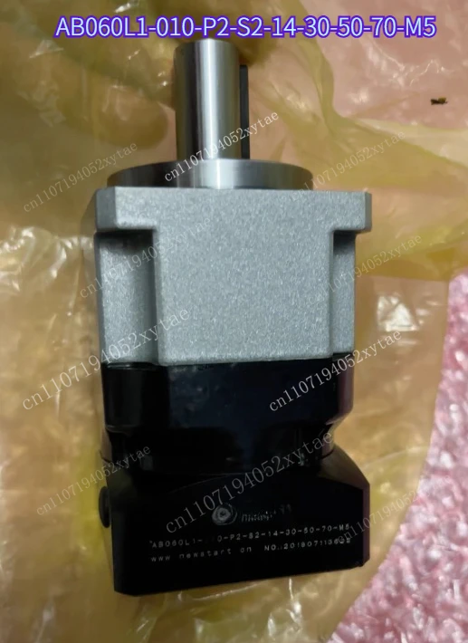 AB060L1-010-P2-S2-14-30-50-70-M5, reducer, brand new