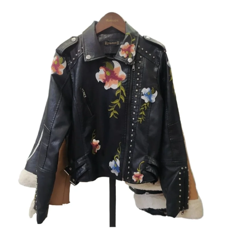 الربيع والخريف نمط جديد سترة جلدية التطريز المسامير سحابات دراجة نارية بولي PU معطف سليم وقصير مطرز التجارة الخارجية