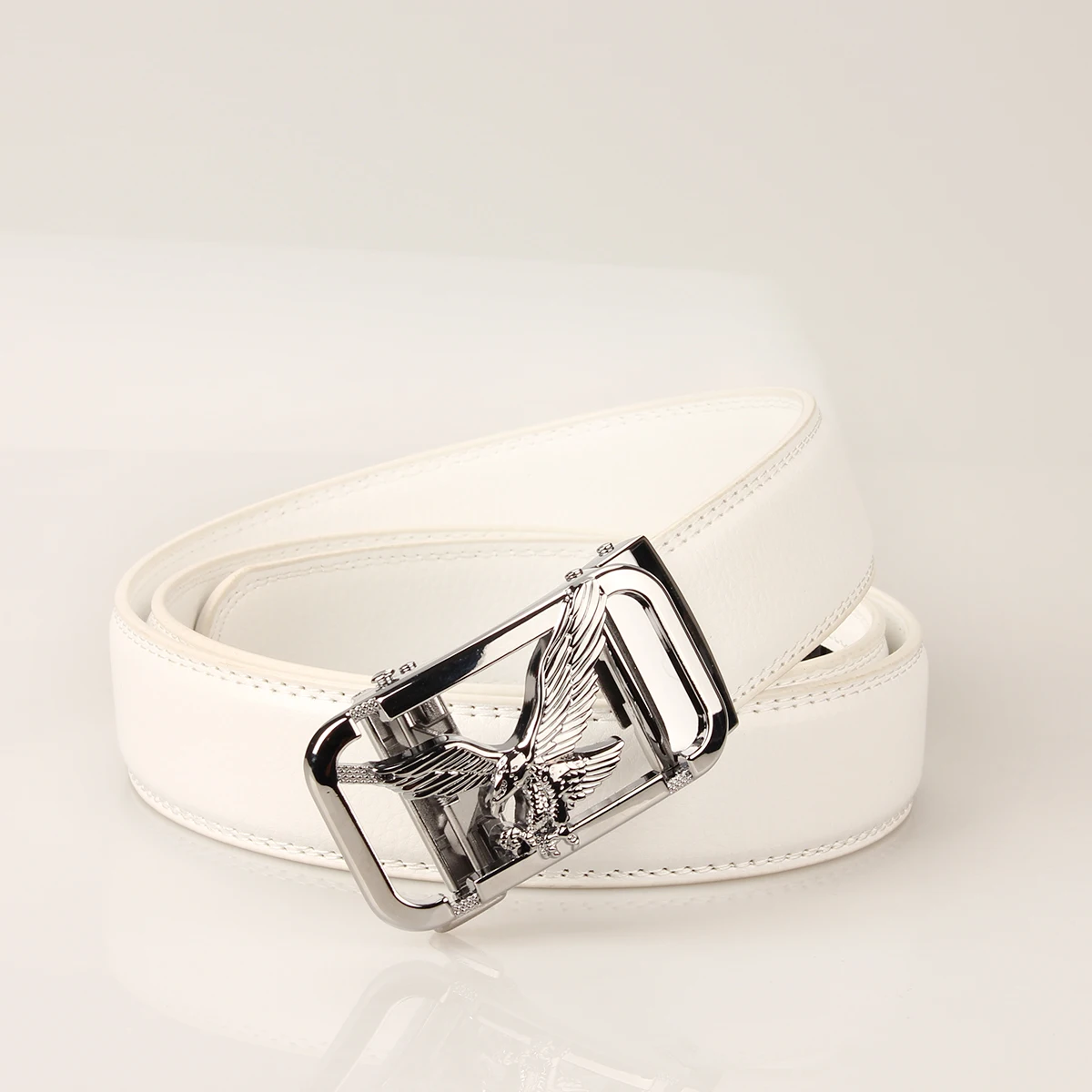 Marca de luxo Cintos de grife masculinos, negócios casuais, fivela personalizada, liga durável, águia voadora, cinto macio, estilo jeans