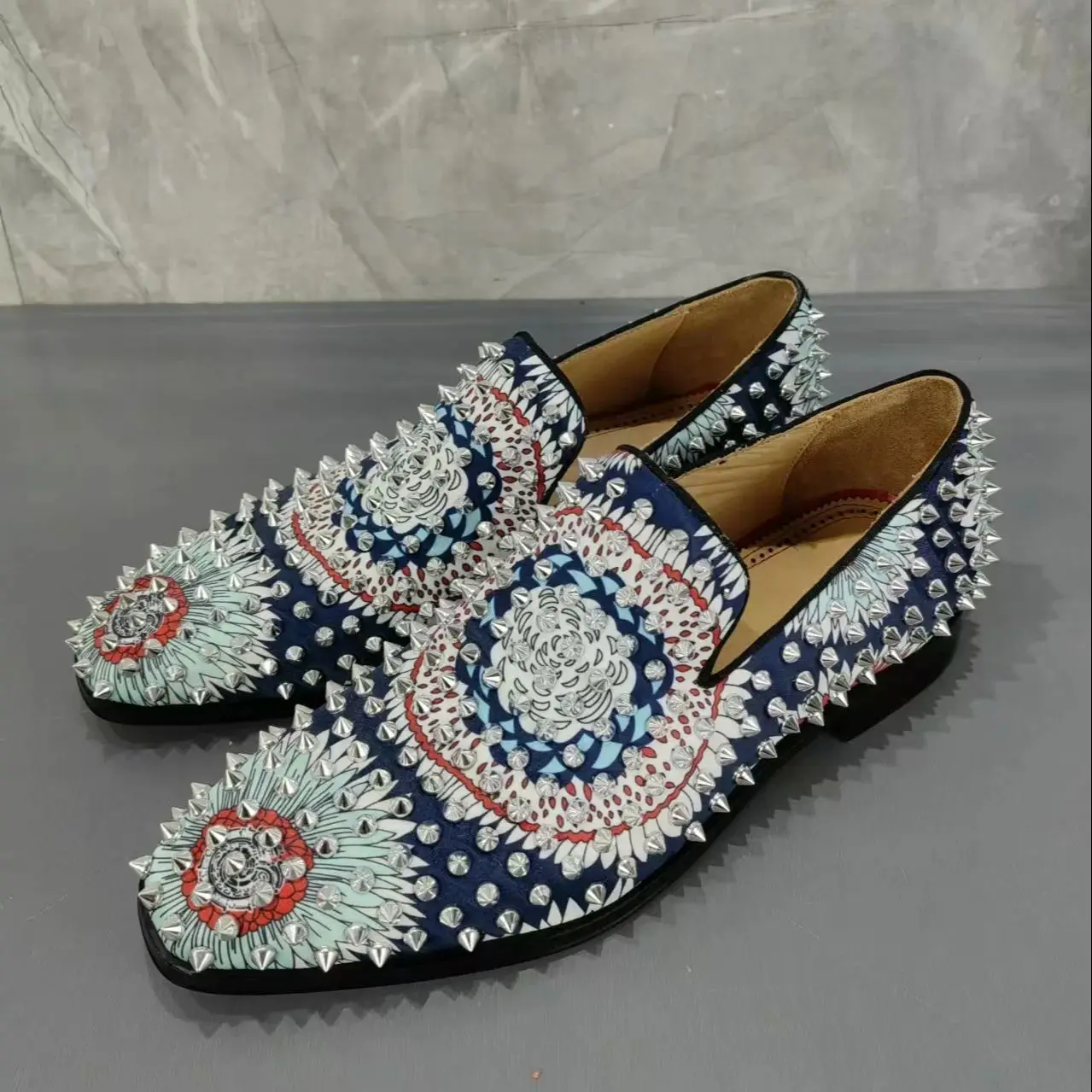 Spring Printed Round Head Men Loafers Outdoor Rivet Cover Heel Flats Fashion Slip on Male Dress Shoes