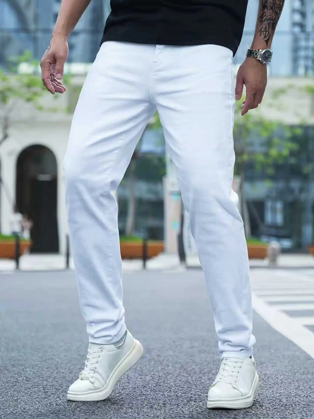 

Мужские повседневные универсальные однотонные белые джинсы стрейч слим-фит из эластана, удобные для фигуры, подходят для повседневной носки, активного отдыха, вечеринок или торжественных мероприятий, комфорт на все сезоны