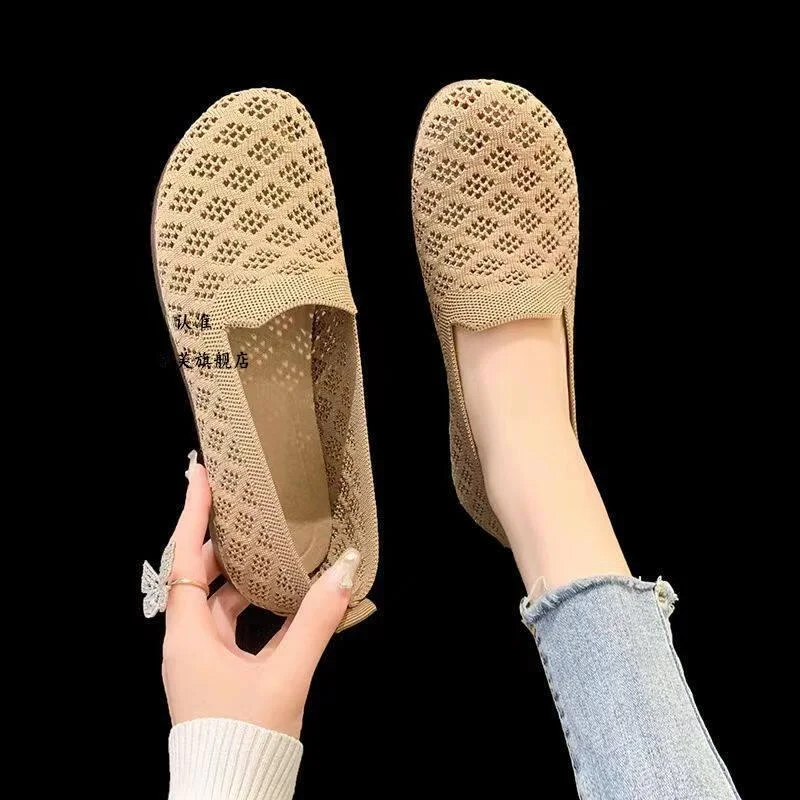 

Ladies Breathable Mesh Thin Summer Beijing Cloth Shoes New Mom Shoes Hollow out Low Cut Bean Bean Flat Heel Casual Traditiona...