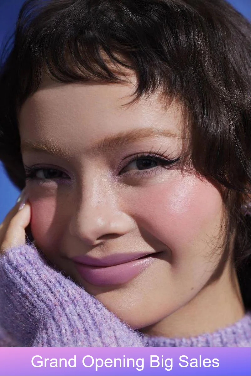 أحمر خدود سائل غير لامع من Uhue مع فرشاة إسفنجية، مكياج طبيعي طويل الأمد لمستحضرات التجميل للفتيات