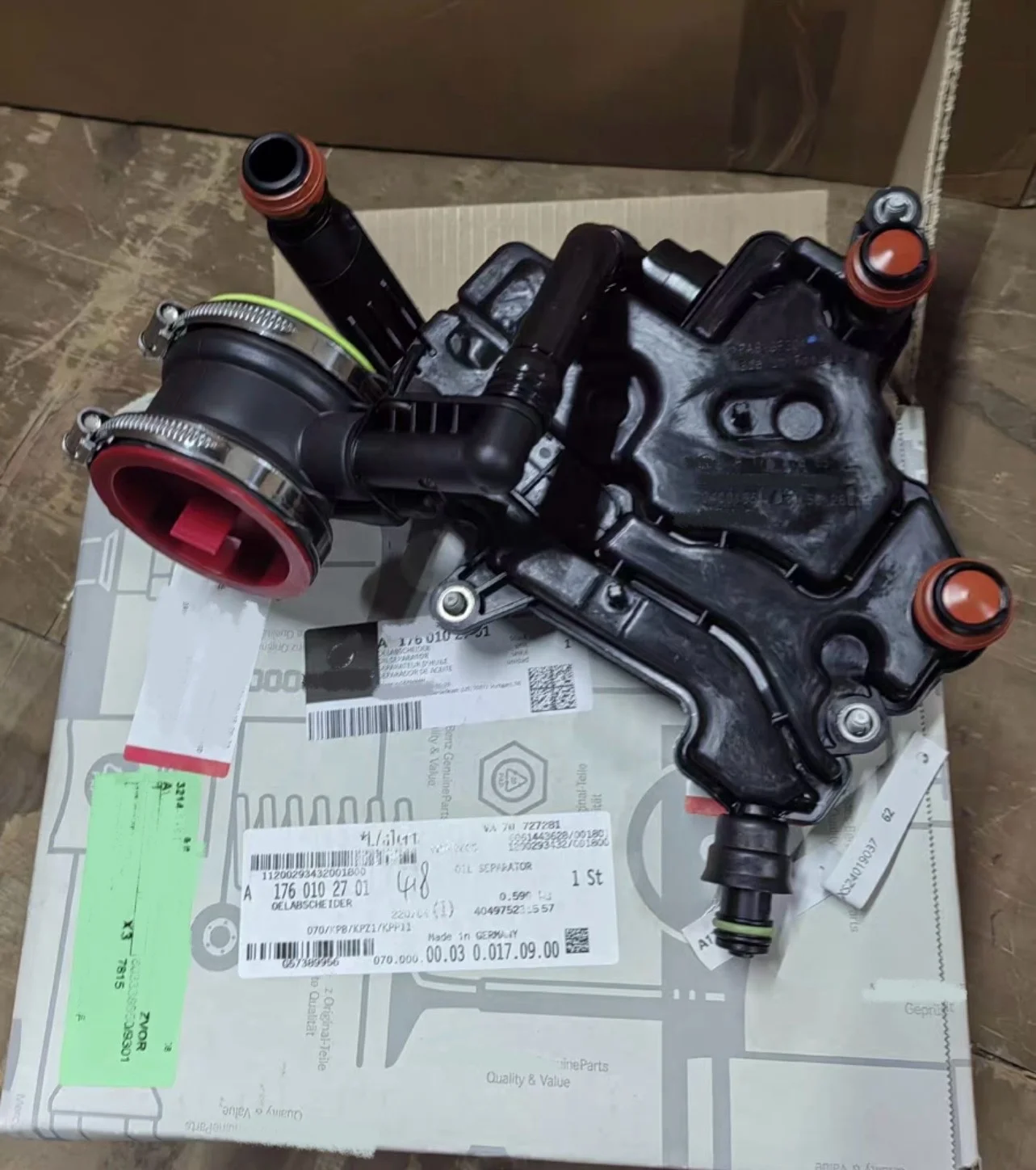 

A1760102701 A1760102801 Oil Separator for W205 AMG C63 W253 AMG GLC63 W222 S 560 W167 GLS580 W463 G500