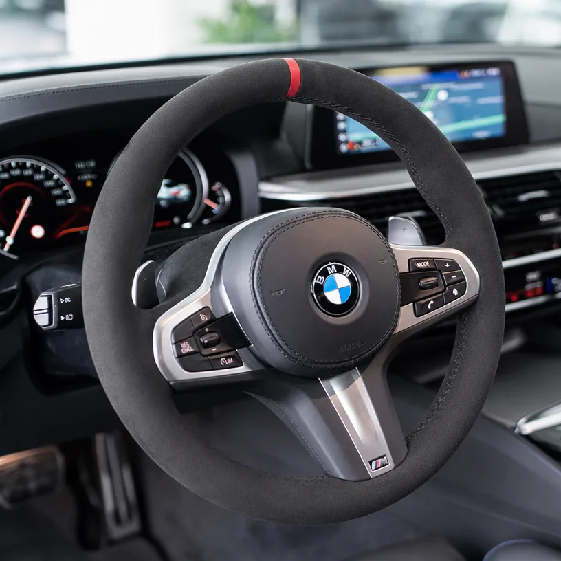 Skórzany, antypoślizgowy pokrowiec na kierownicę do BMW M Sport G30 G31 G32 G20 G21 G14 G16 X3 G05 X4 G02 X5, do samodzielnego montażu, oryginalny.