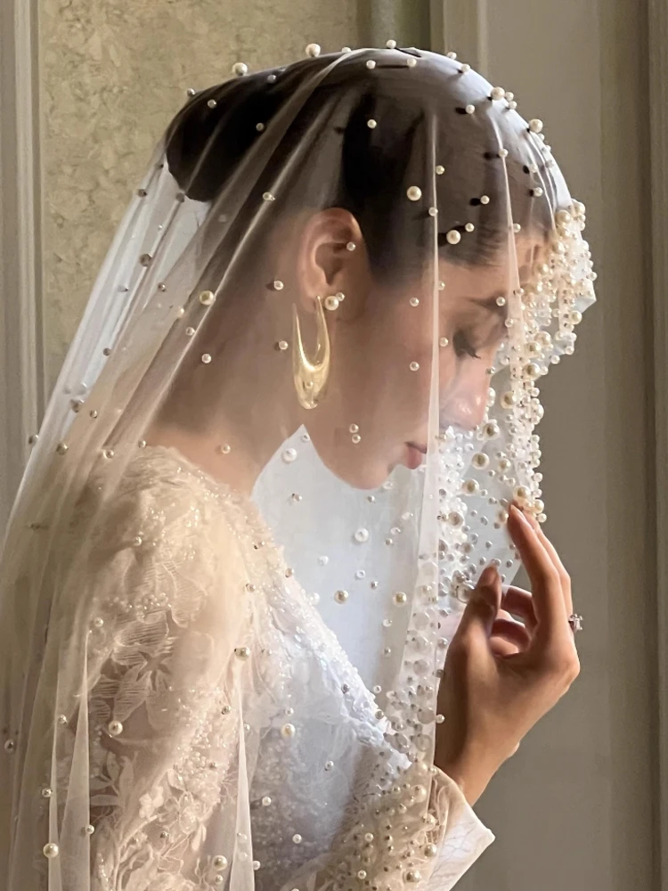 Perły Welon Ślubny Tiulowy 1T Welon Ślubny Elegancki Luksusowy Z Koralikami Welon dla Panny Młodej Welony dla Druhen Bez Grzebienia Na Zamówienie