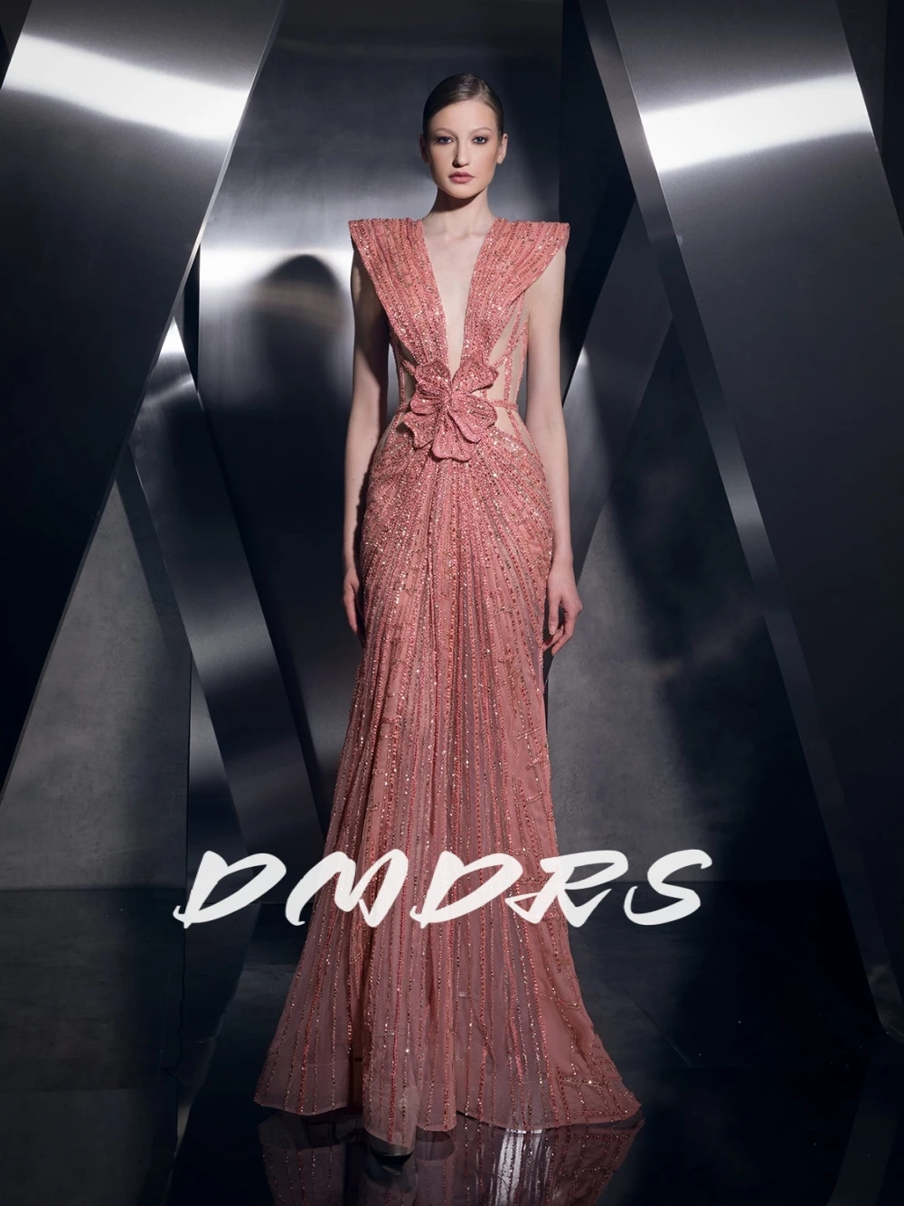 

Sexy Plunge Neckline Flowers Evening Dress Chic Cut Out Tank Sleeves Beaded Customized Dazzling A Line Women Prom Gown