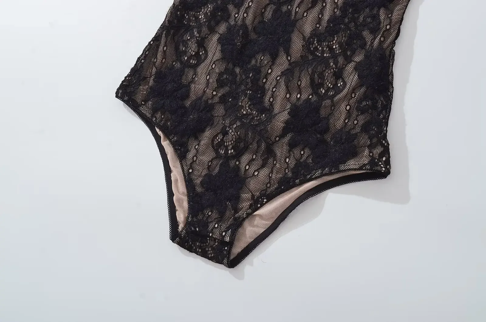 Sexy, durchsichtiger Spitzen-Bodysuit mit Futter, rückenfreier Spaghetti-Träger-Body, eng anliegender, kurzer Jumpsuit, figurbetonte Romper- und Playsuit-Modelle für Damen. – Detail 24