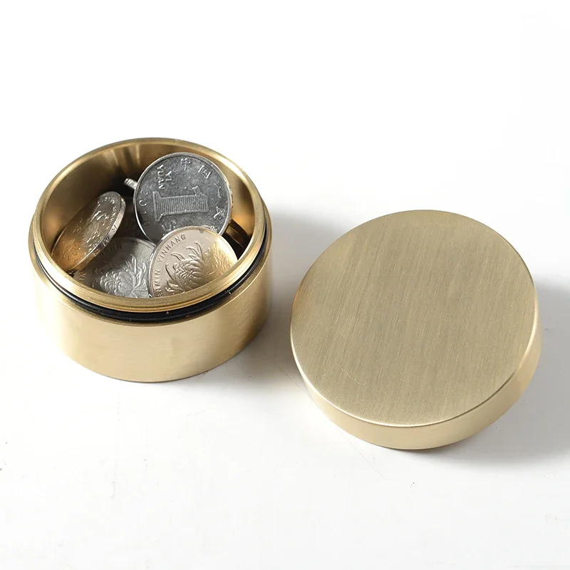 Round brass paperweight metal jewelry storage box, dust-proof and moisture-proof, brass medicine box, pure copper outdoor